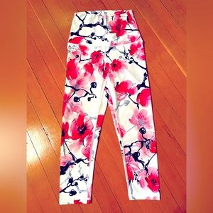 Buttery Soft Yoga Pants White and Pink Floral High Rise Leggings. Size XS
